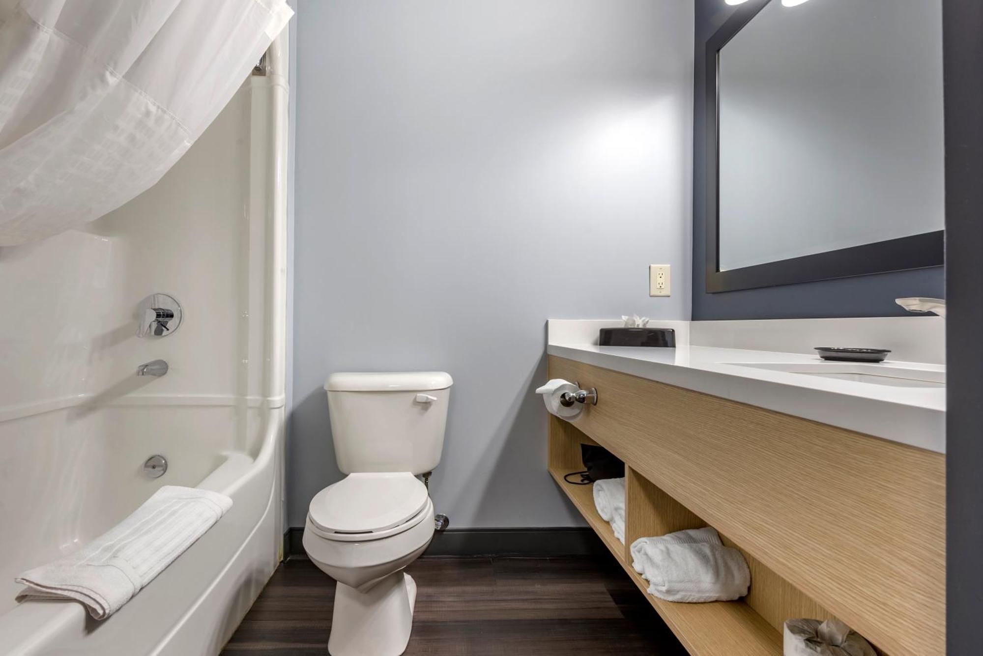 Quality Inn & Suites Oakville Habitación foto